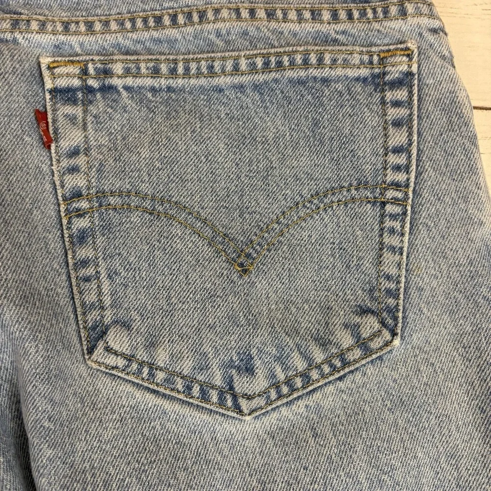 Vintage Levi's 550 Relaxed Tapered Jeans Student Fit 10 Husky 33X28 Light Wash